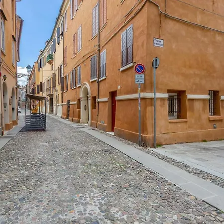 Guesthost - Mignon Lilac House Apartman