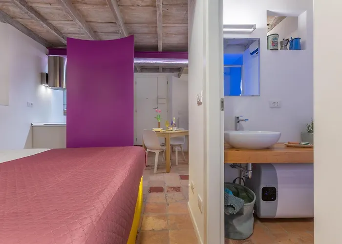 Guesthost - Mignon Lilac House *